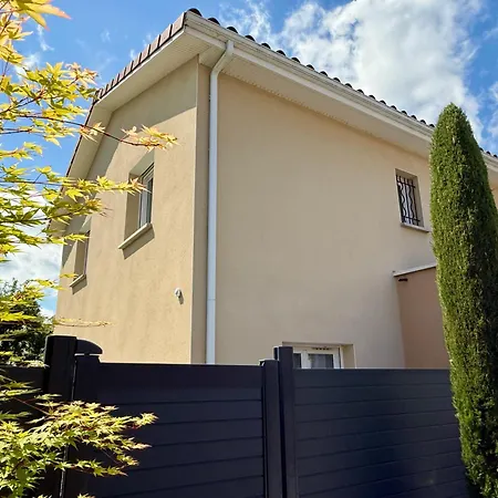 D'hotes Grange Debout Bed & Breakfast 3*
