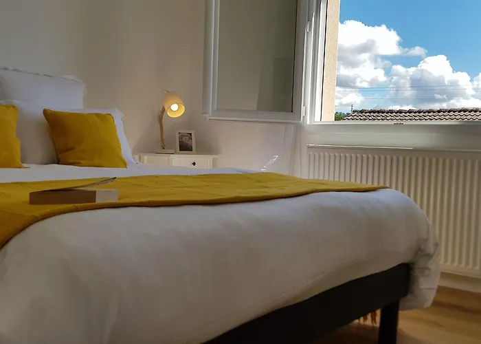 D'hotes Grange Debout Bed and Breakfast Beynost