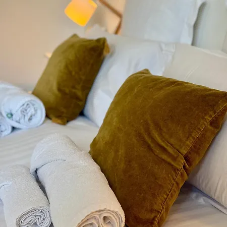 D'hotes Grange Debout Bed & Breakfast Beynost